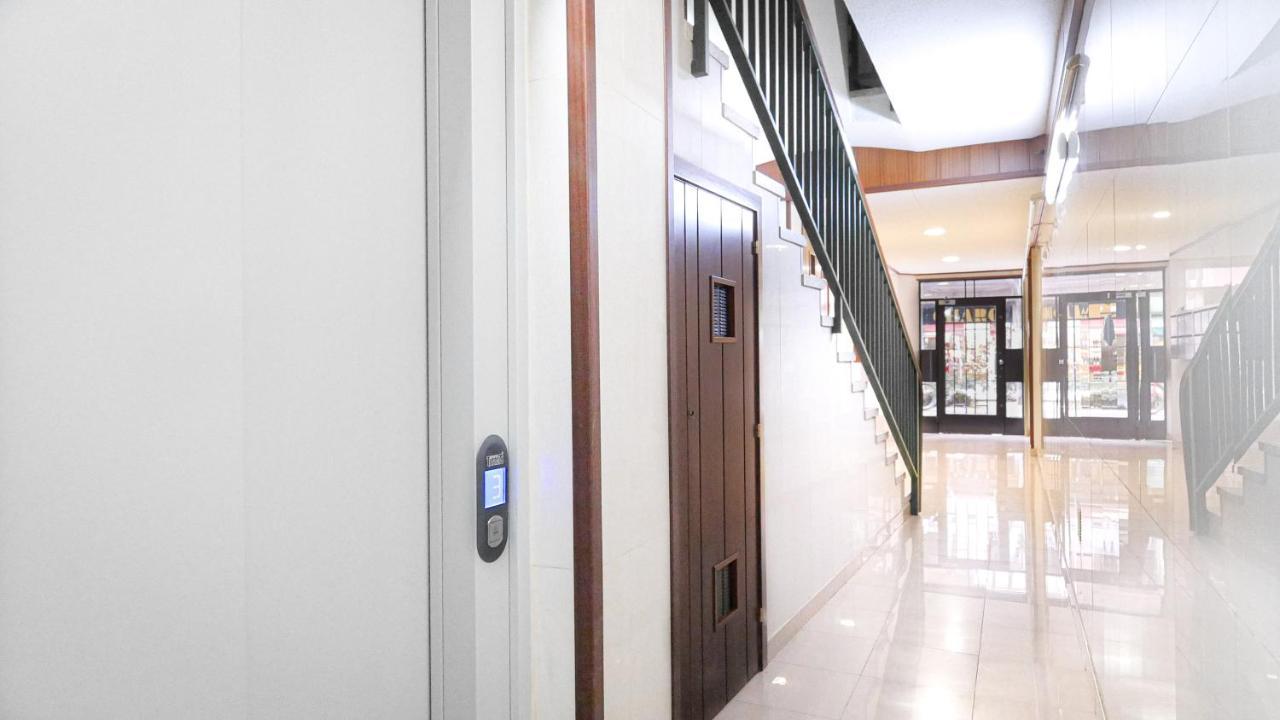 Bed&Bcn Sant Andreu Apartment Барселона Екстериор снимка